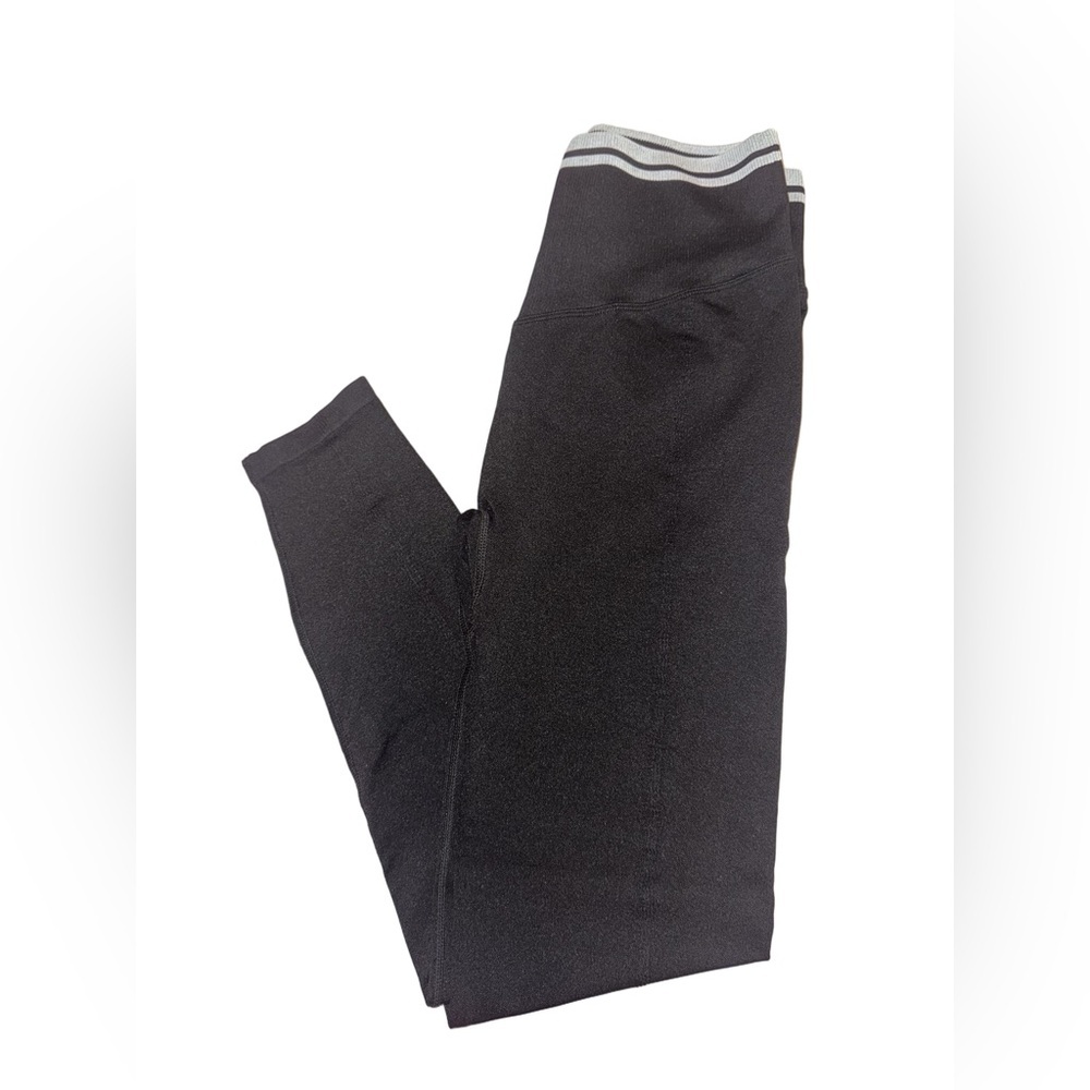 PINK Victoria’s Secret Seamless Black Leggings – Size M